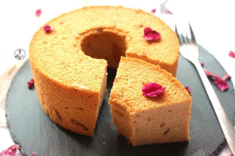 Steps for Making Rose Cake