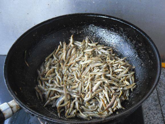 【Northeast China】Garlic Stir-Fried Small Dried Fish Cooking Steps