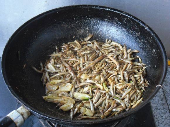 【Northeast China】Garlic Stir-Fried Small Dried Fish Cooking Steps