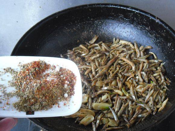 【Northeast China】Garlic Stir-Fried Small Dried Fish Cooking Steps