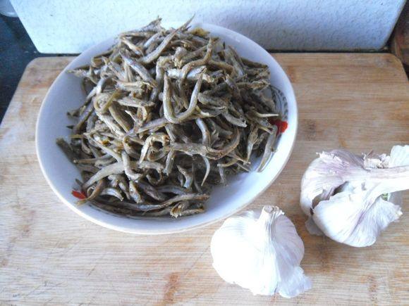 【Northeast China】Garlic Stir-Fried Small Dried Fish Cooking Steps