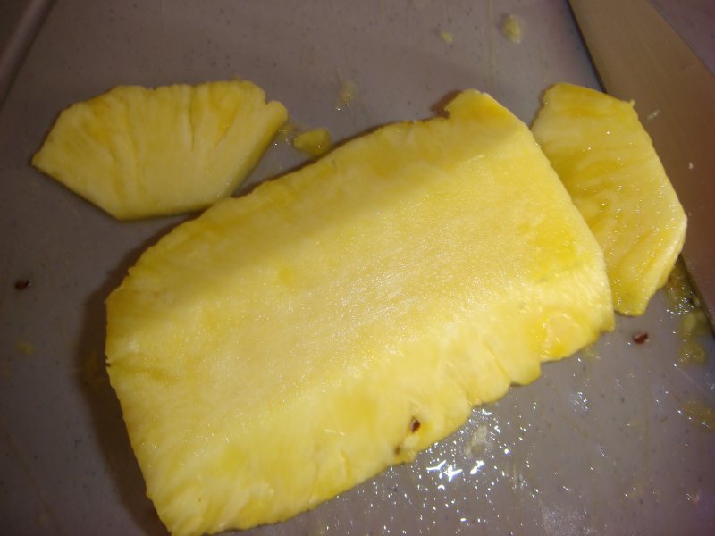 Steps for Cooking Rum-Flavored Grilled Pineapple