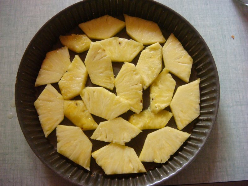 Steps for Cooking Rum-Flavored Grilled Pineapple