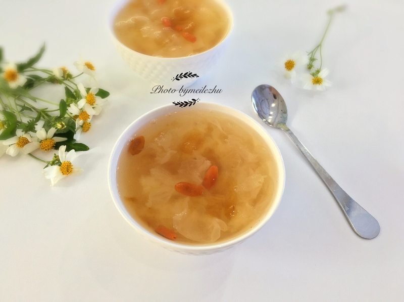 Peach Gum, Coix Seed, and Tremella Soup