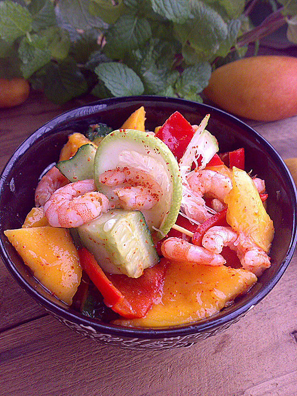 Spicy Mango Shrimp Salad