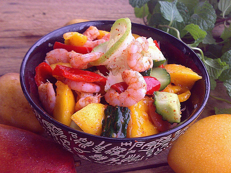 Spicy Mango Shrimp Salad