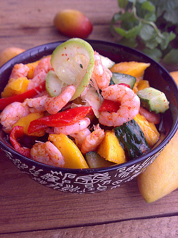 Spicy Mango Shrimp Salad