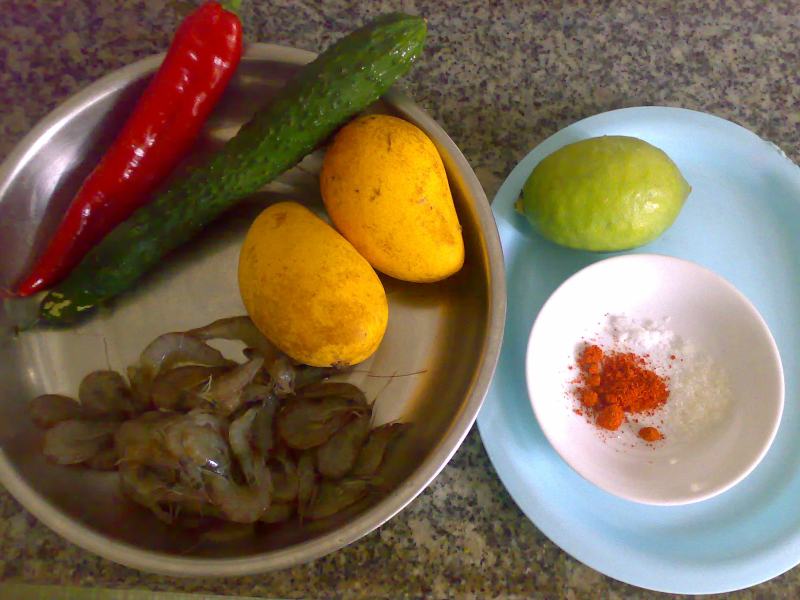 Steps for making Spicy Mango Shrimp Salad