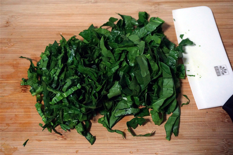 Steps for Making Spinach Noodles