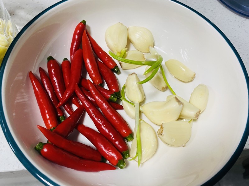 Steps for Cooking Sour and Spicy Bamboo Shoots