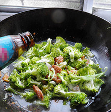 Broccoli Stir-Fried Chicken Chunks - A Delicious Rice Dish Cooking Steps