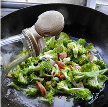 Broccoli Stir-Fried Chicken Chunks - A Delicious Rice Dish Cooking Steps