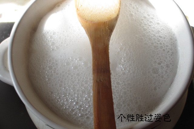 Detailed Steps for Cooking Clay Pot Rice Porridge in 5 Minutes