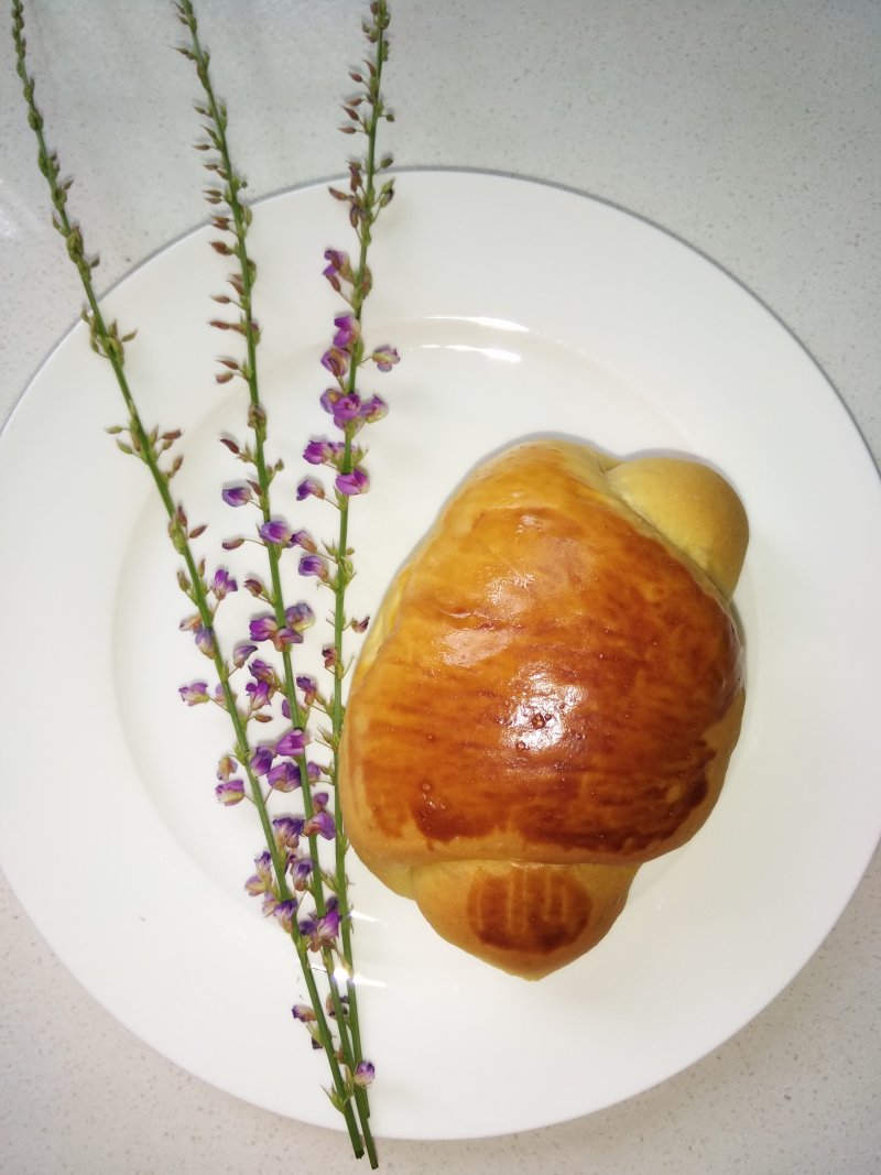 Pumpkin Cheese Bread Roll (Milk Croissant)