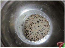 Steps to Make Black Sesame Bread