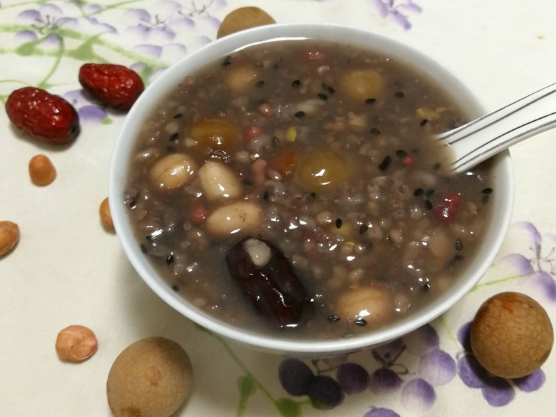 Longan Lotus Seed Eight Treasure Porridge