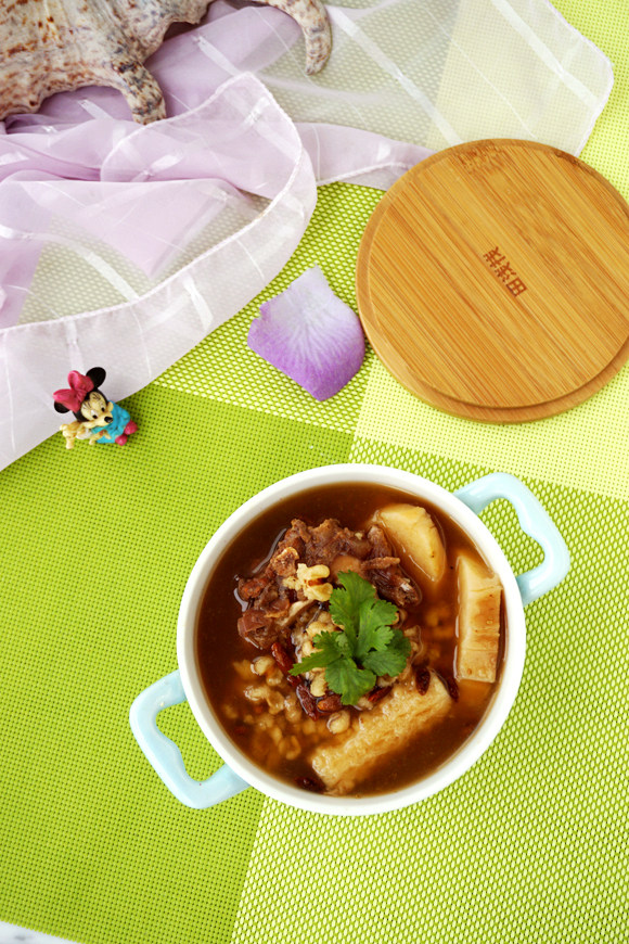 Chinese Yam, Adenophora, Coix Seed, and Beef Bone Soup