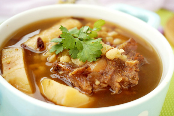 Chinese Yam, Adenophora, Coix Seed, and Beef Bone Soup