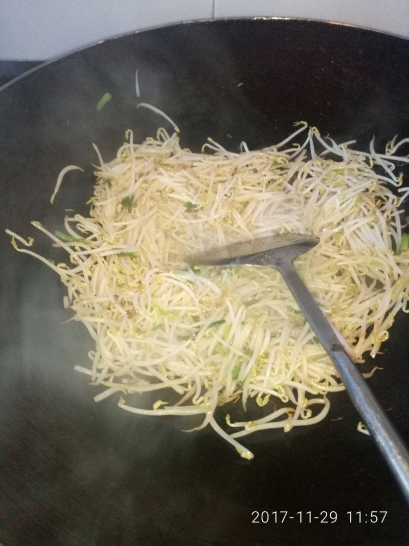 Stir-Fried Bean Sprouts with Sweet Potato Vermicelli - Step 16