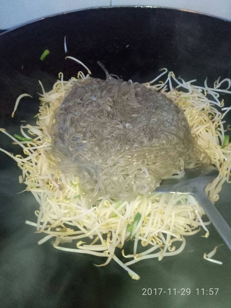 Stir-Fried Bean Sprouts with Sweet Potato Vermicelli - Step 17