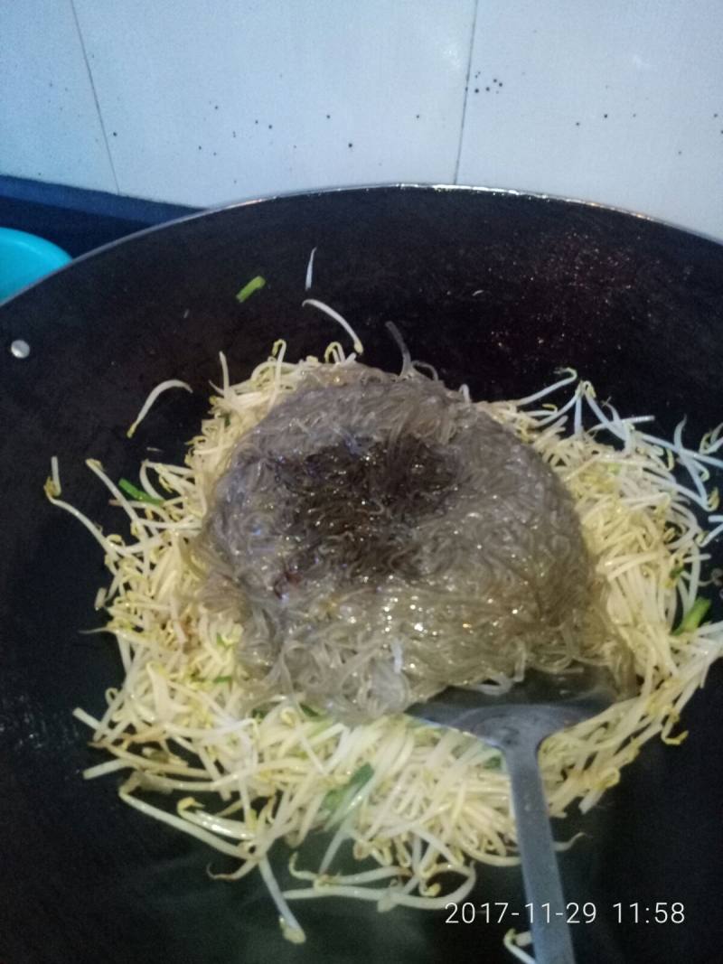 Stir-Fried Bean Sprouts with Sweet Potato Vermicelli - Step 18