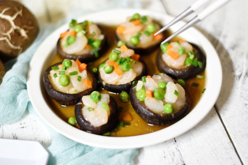 Steamed Shrimp with Mushrooms