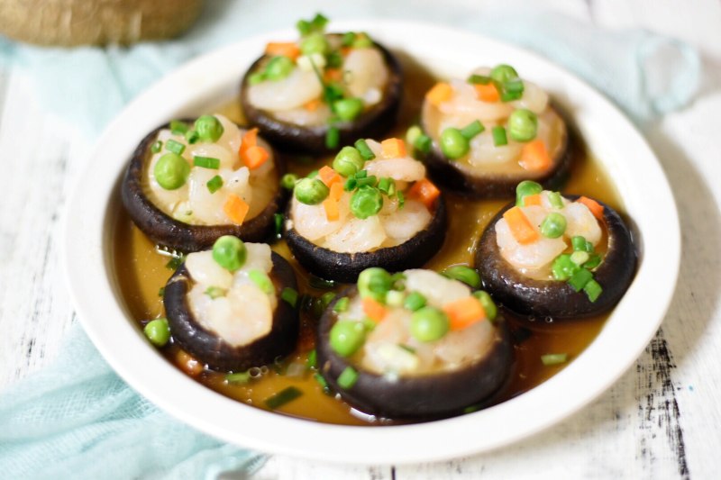 Steamed Shrimp with Mushrooms