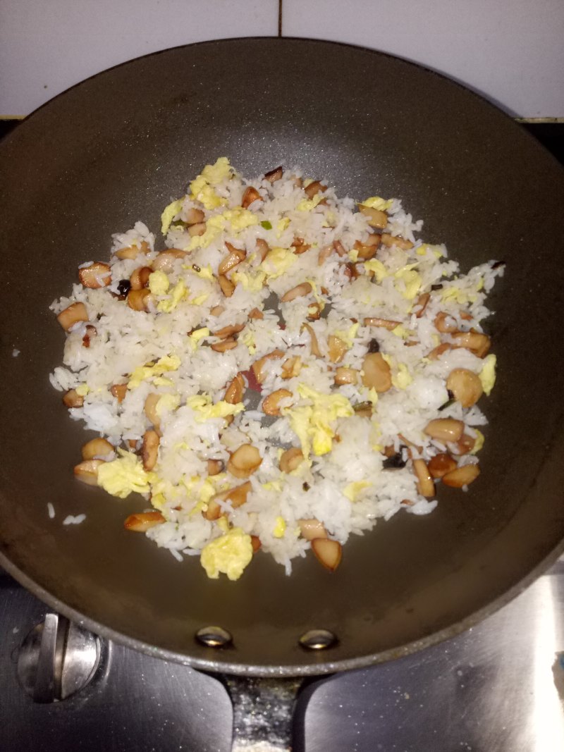 Steps for Making Mushroom Fried Rice