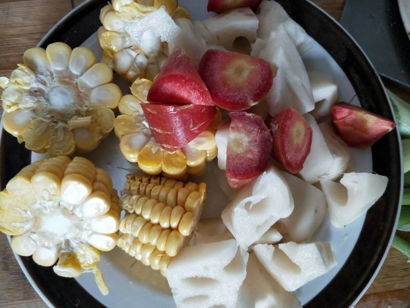 Steps to Make Corn and Lotus Root Soup