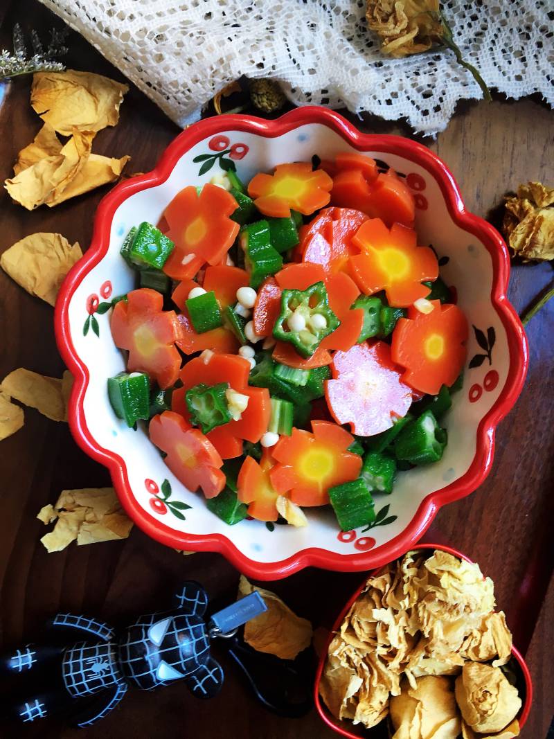 Steps for Making Okra and Carrot Salad