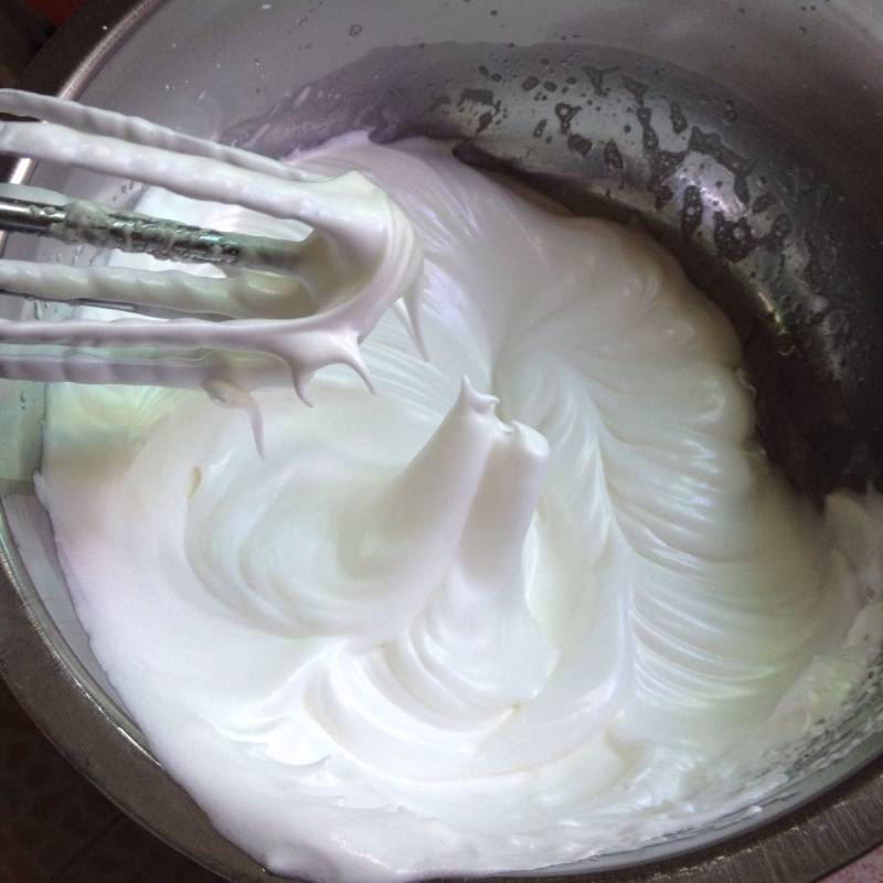 Step-by-step instructions for making Lavender Light Cheesecake