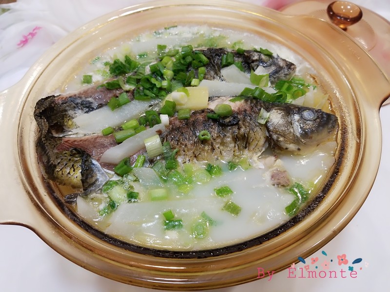 Steps for cooking Carp and Radish Soup