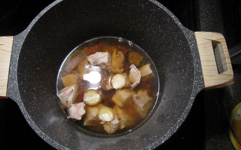 Steps for Cooking Bitter Melon Pork Rib and Soybean Soup