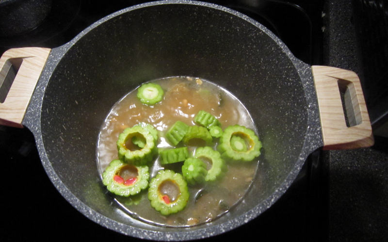 Steps for Cooking Bitter Melon Pork Rib and Soybean Soup