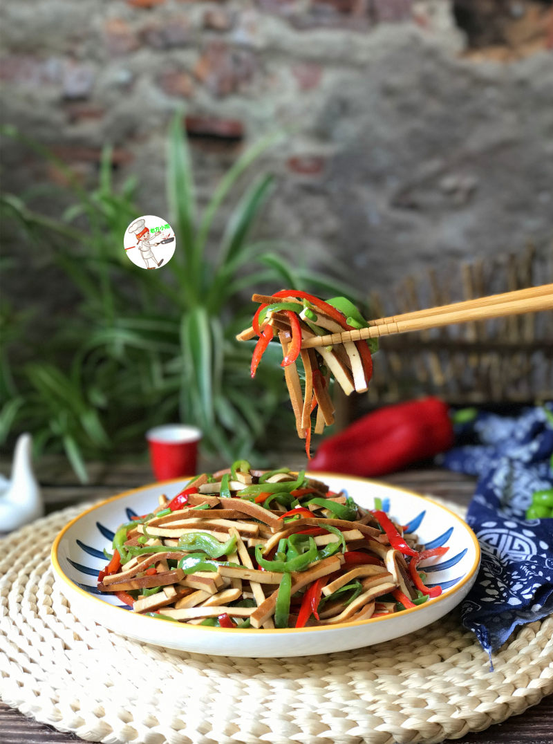 Steps for Making Spicy Stir-Fried Dried Tofu with Peppers