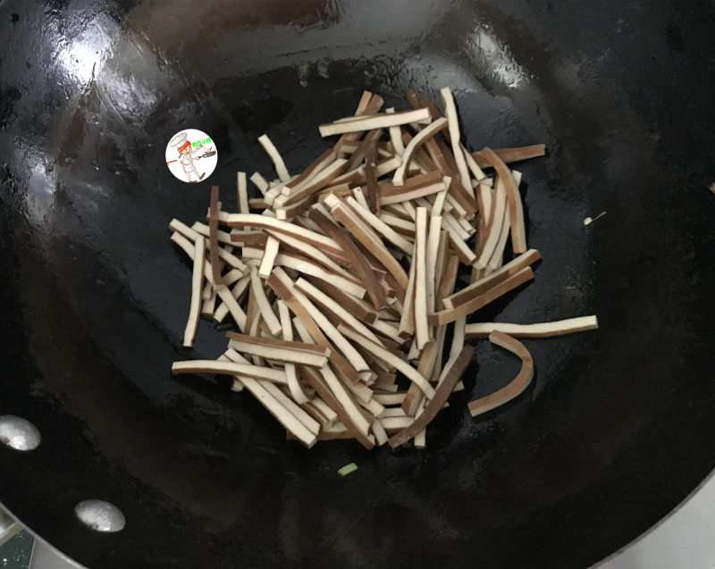 Steps for Making Spicy Stir-Fried Dried Tofu with Peppers