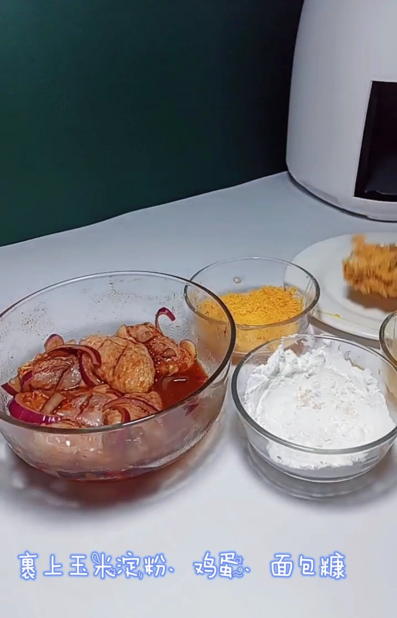 Steps for Cooking Crunchy Fried Chicken Wings That Will Make Your Mouth Water