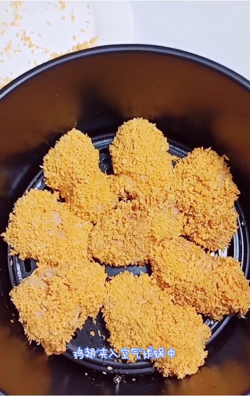 Steps for Cooking Crunchy Fried Chicken Wings That Will Make Your Mouth Water