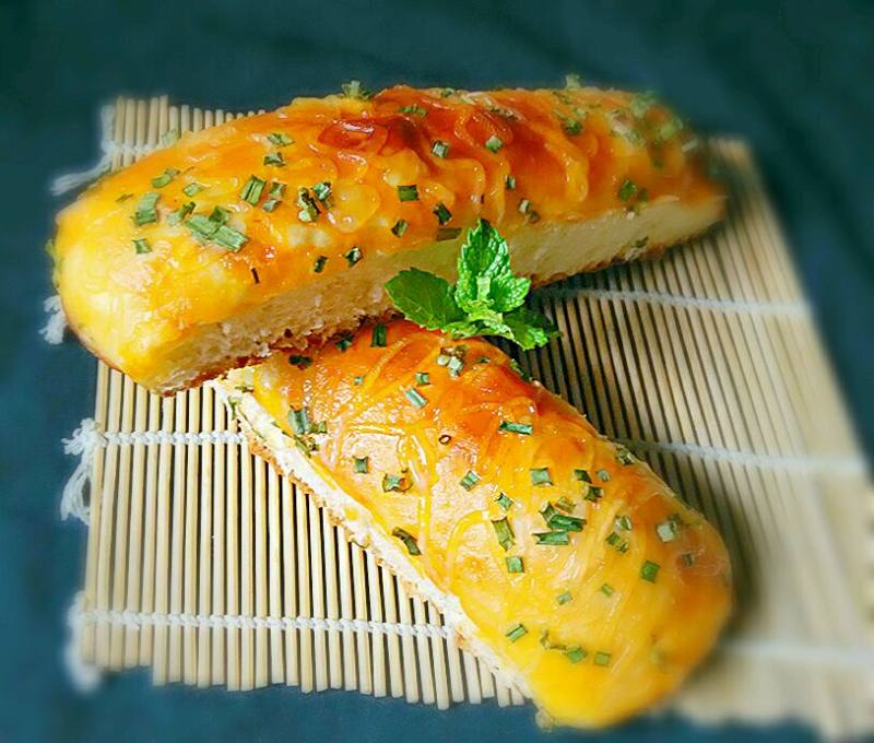 Steps for Making Green Onion Salad Bread Rolls