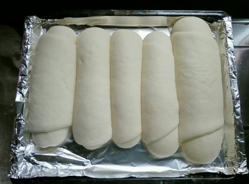 Steps for Making Green Onion Salad Bread Rolls