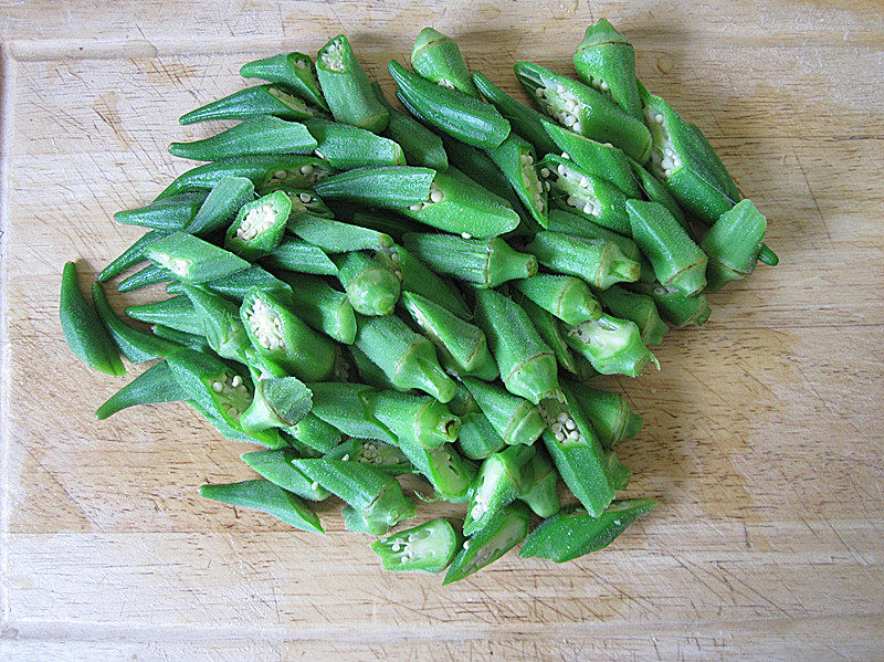 Steps for Cooking Fish Fillet Stir-Fried Okra