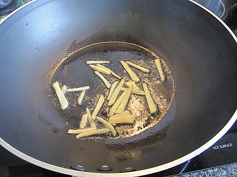 Steps for Cooking Fish Fillet Stir-Fried Okra