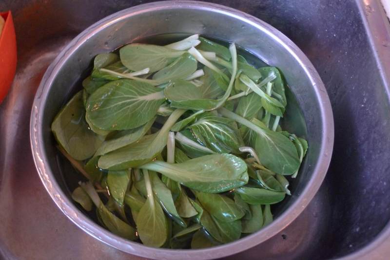 Stir-Fried Mushrooms with Greens - Step by Step