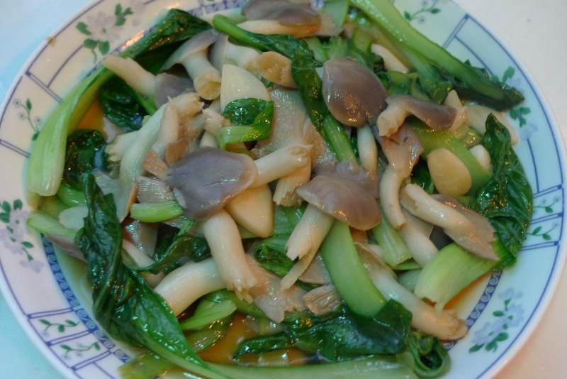 Stir-Fried Mushrooms with Greens - Step by Step