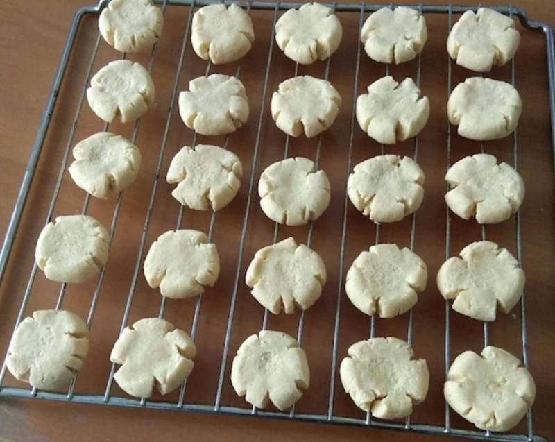 Steps for Making Margaret Cookies