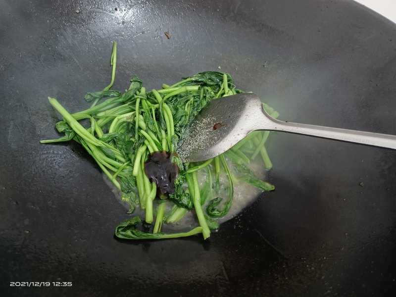 Steps for Making Stir-Fried Canola