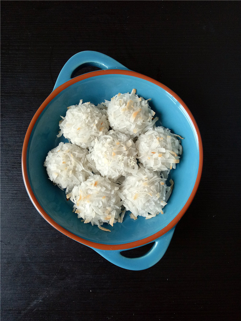 Steps for Making Coconut Glutinous Rice Balls