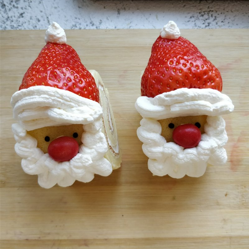 Steps to Make Santa Claus Strawberry Cake Roll