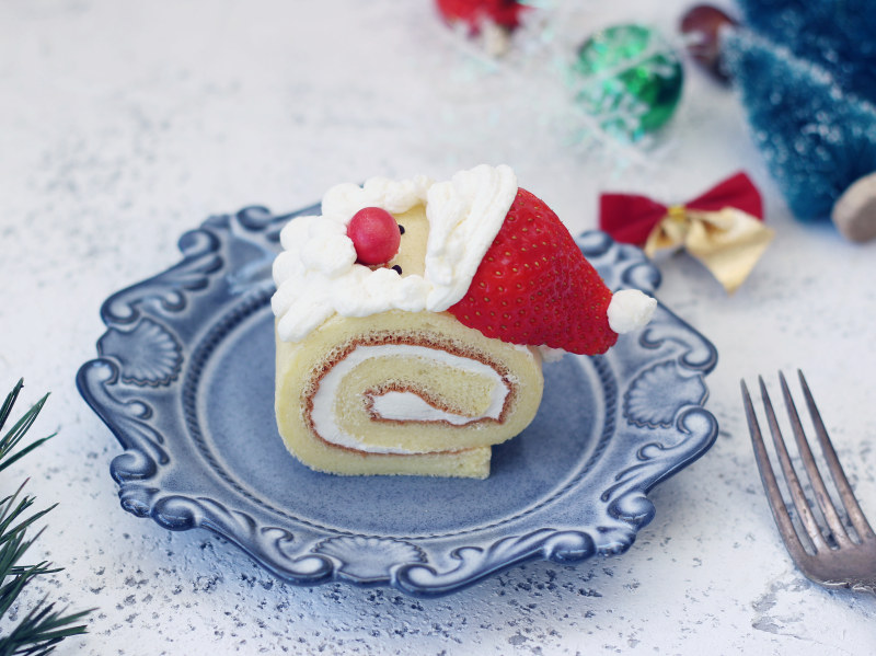 Santa Claus Strawberry Cake Roll