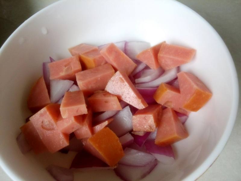 Steps to Cook Black Pepper Onion Ham Sausage Pasta